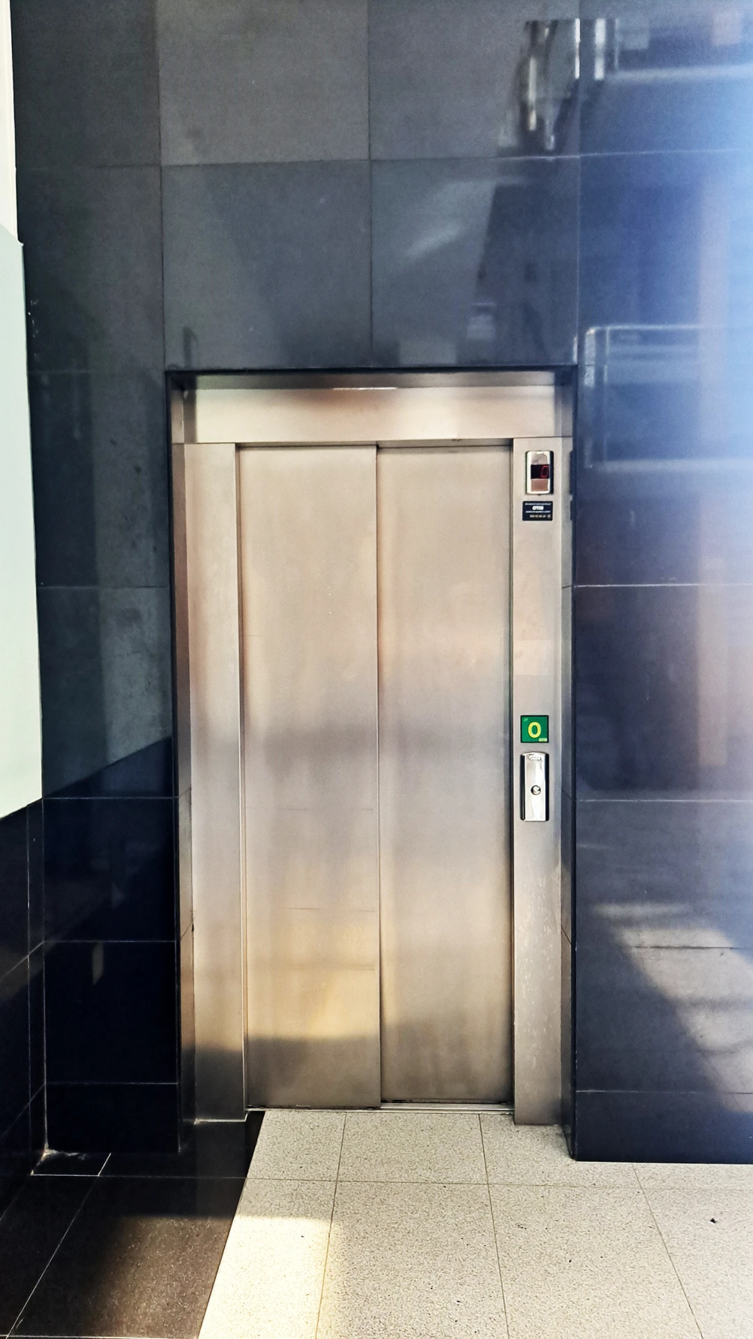 Ascensor_01